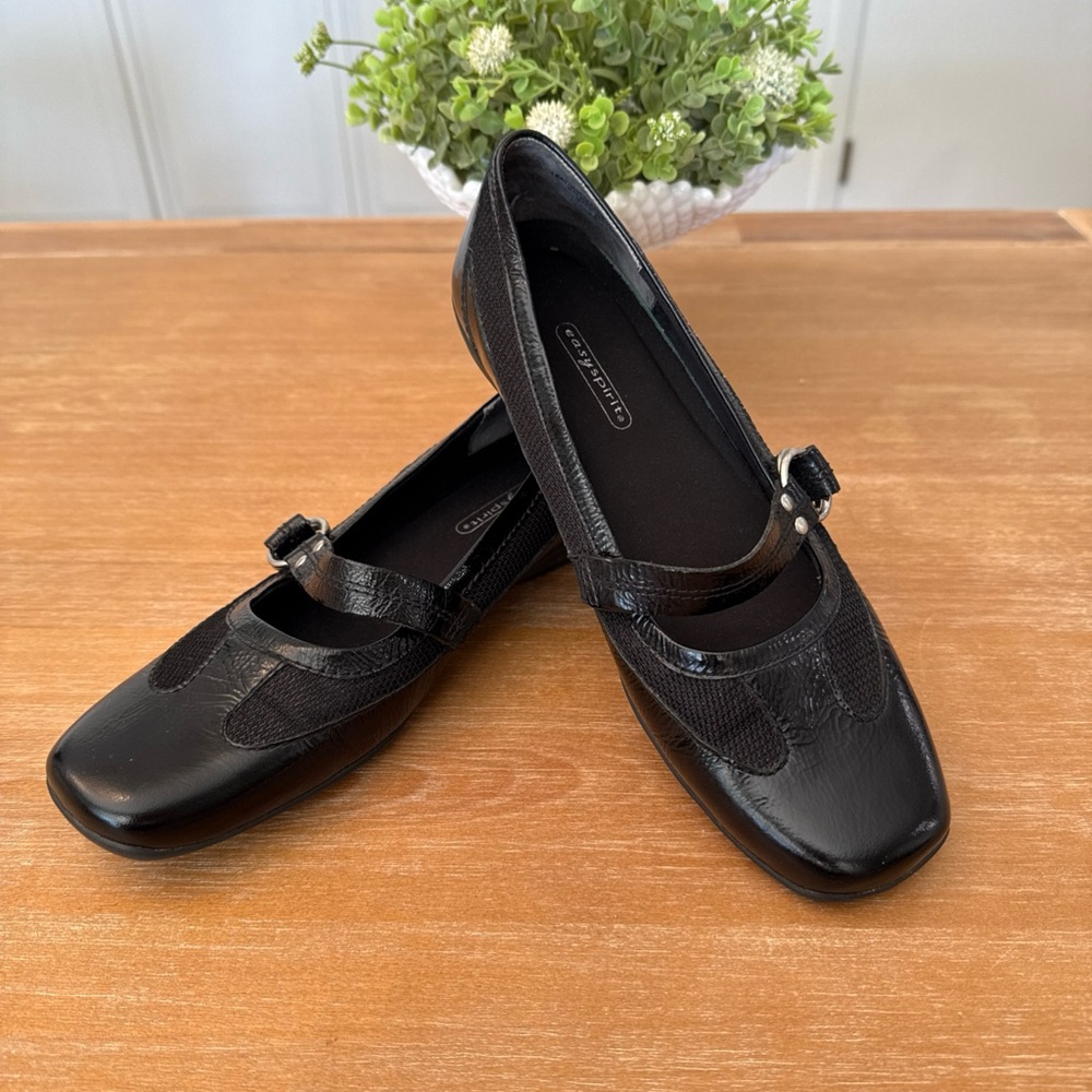 Easy Spirit Women’s Black Patent Mary Jane Flats